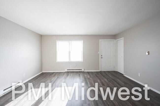 Building Photo - "Cozy 2-Bed Oasis in New Palestine with 800 Sq Ft of Comfort!"