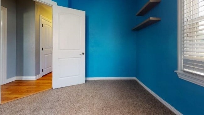 Building Photo - 203 E Cole Rd