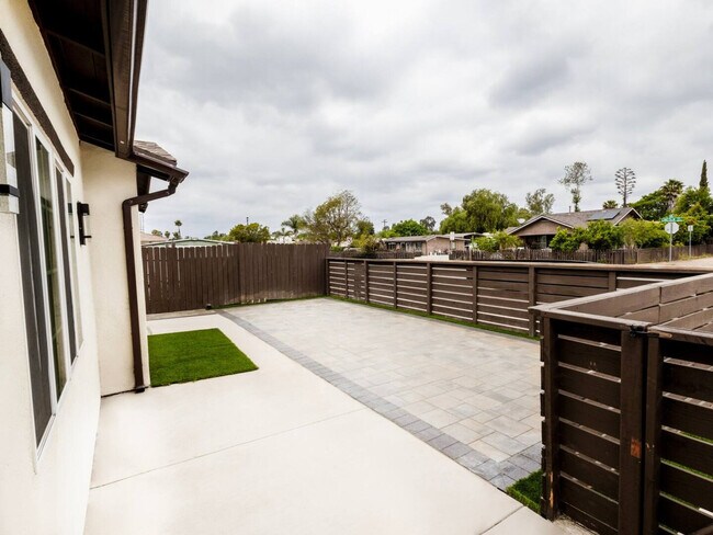 Building Photo - 451 E Lincoln Ave