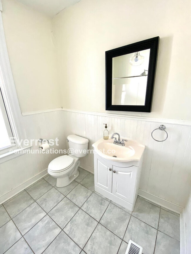 Building Photo - 523 N 31st St