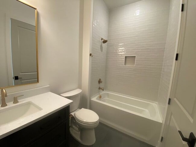 Building Photo - Beautiful New House in West Nashville - Hi...