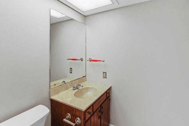 Building Photo - 1203 Dean Dr