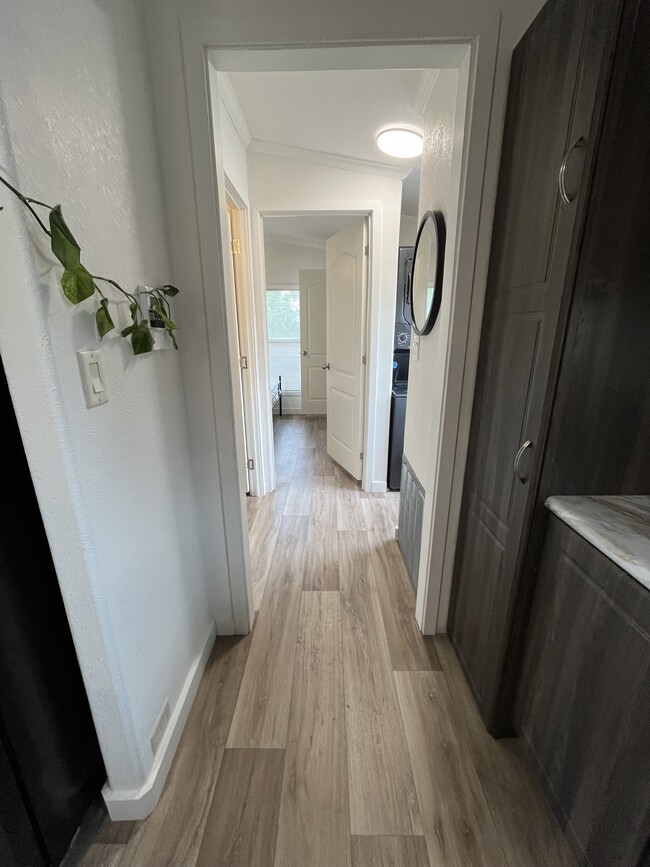 Building Photo - 4313-4312 Condesa Dr NW