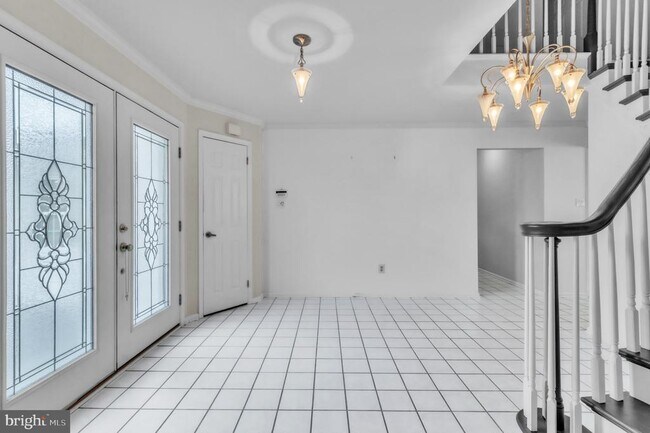 Building Photo - 5 Greenleigh Cir