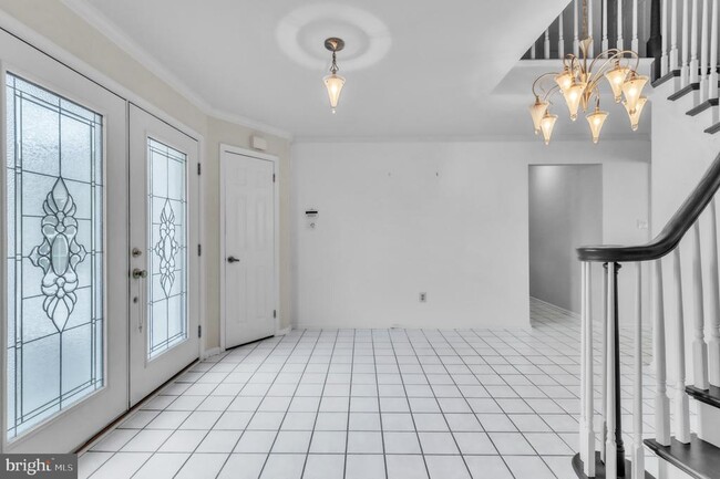 Building Photo - 5 Greenleigh Cir