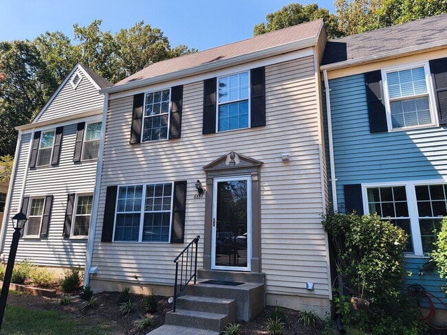 Primary Photo - Spacious Alexandria Townhome in Convenient...