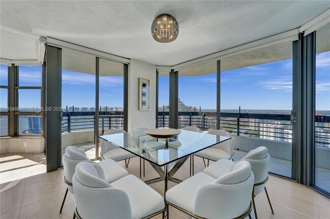 Building Photo - 3500 Mystic Pointe Dr