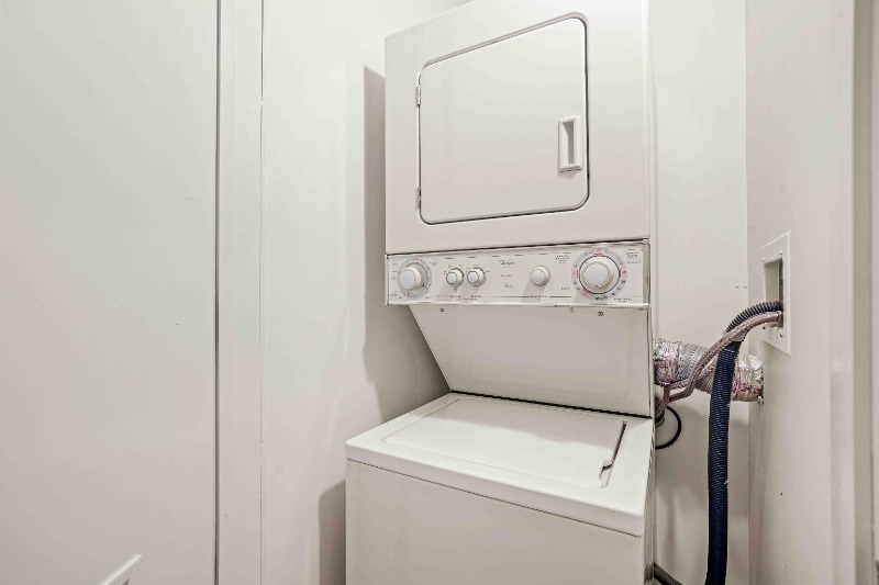 Building Photo - 573 W Kinzie St