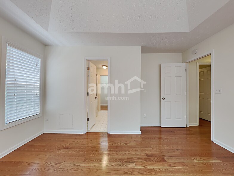 Building Photo - 5810 Stephens Mill Dr