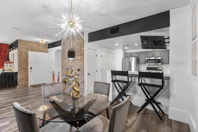 Building Photo - 10809 Garden Mist Dr