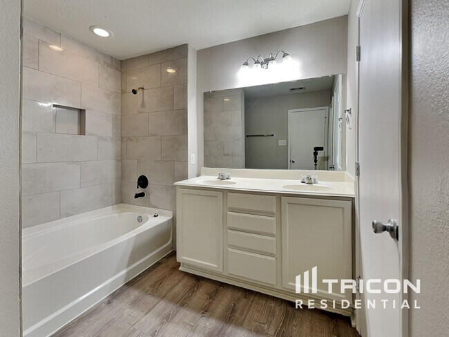 Building Photo - 4422 Brinton Saddle Ln