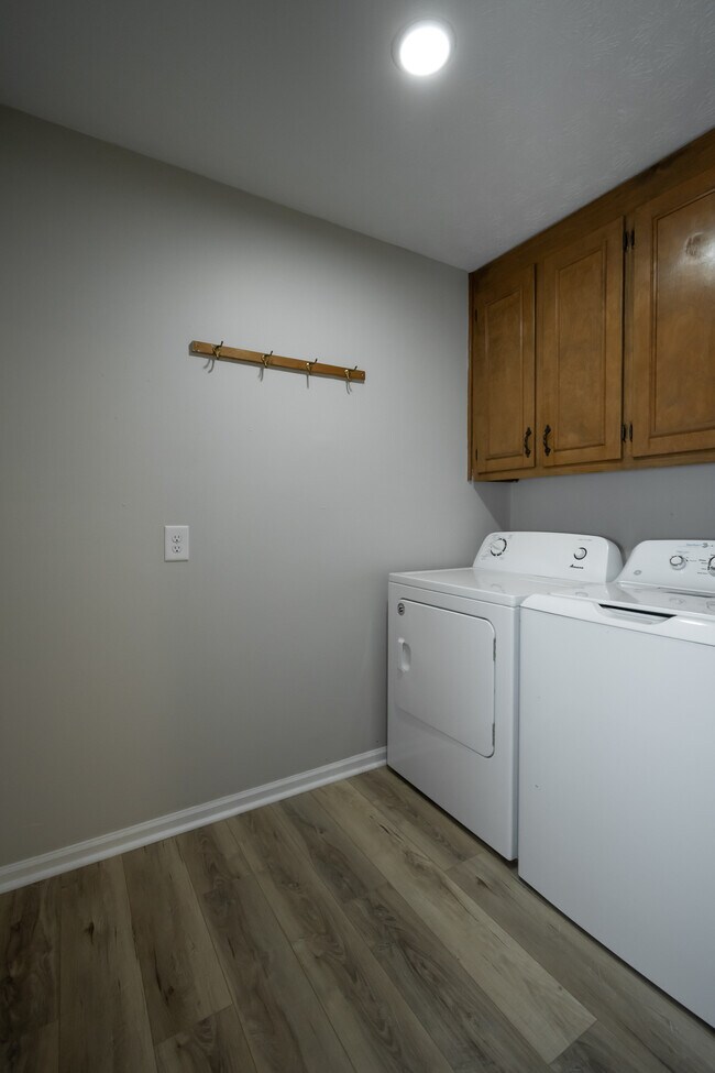 Building Photo - 1051 Crooked Creek Rd