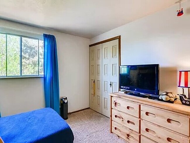 Building Photo - Spacious Home on a Large Lot in Villa Loma Neighborhood in D11