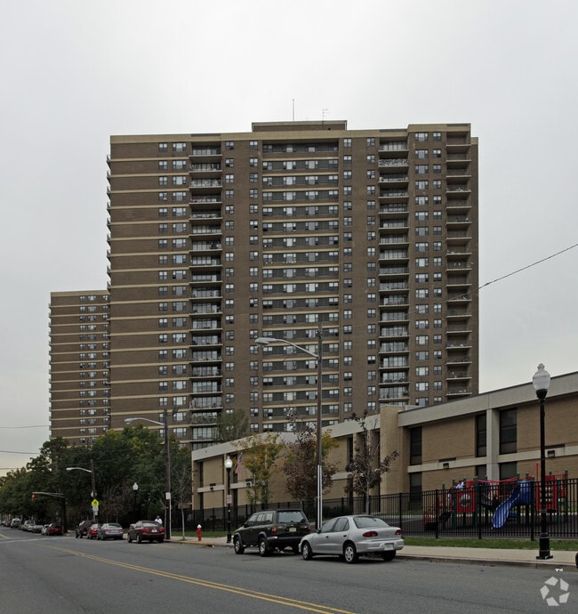 Parkview Towers Apartments West New York Nj Apartment Finder Primary Photo Parkview Towers Apartments