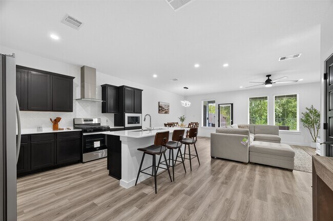 Primary Photo - 3233 Creston Gate Dr