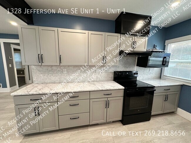 Building Photo - 1328 Jefferson Ave SE