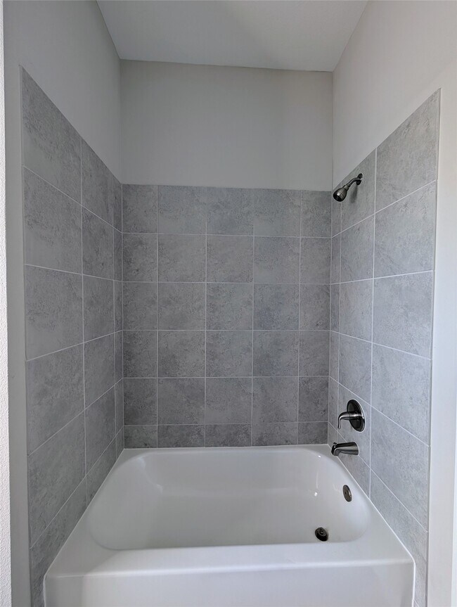 Building Photo - 7486 Woo St