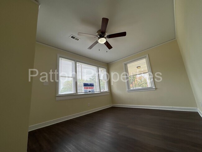 Building Photo - 999 Seminole Dr