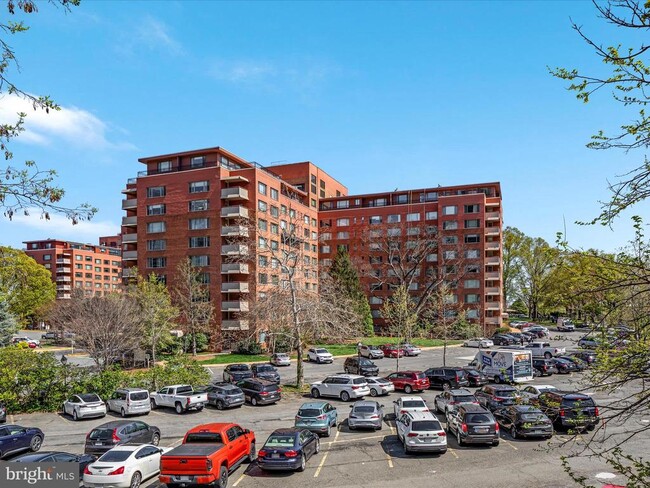 Building Photo - 1111 Arlington Blvd