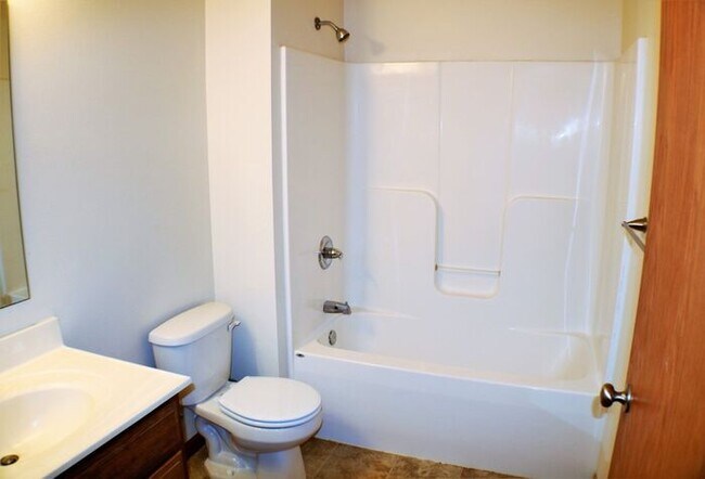 Building Photo - $1,325 | 2 Bedroom, 2 Bathroom CONDO | PET Friendly* | Available for August 1st, 2026 Move In!