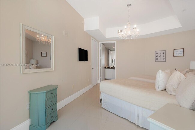 Building Photo - 16001 Collins Ave