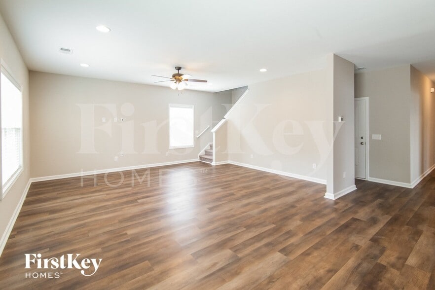 Building Photo - 226 Hyrne Dr