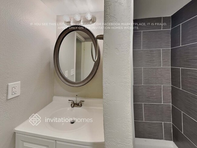 Building Photo - 21581 E Aberdeen Dr