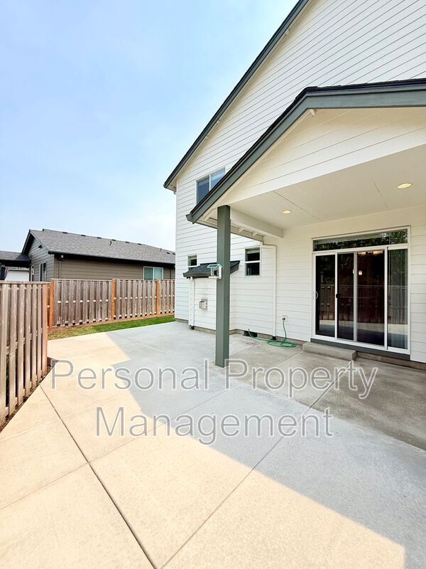 Building Photo - 1530 NW 29th Pl