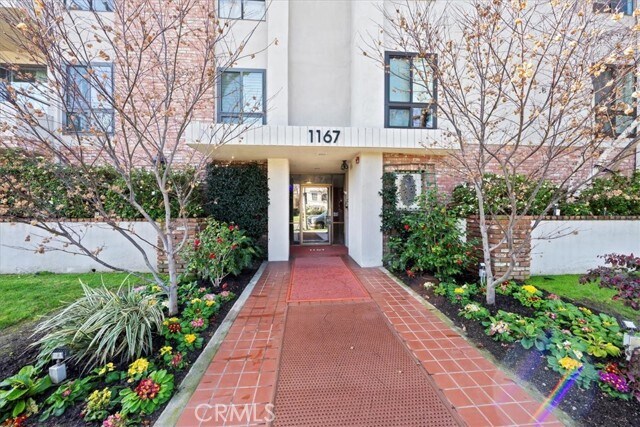 Building Photo - 1167 S Roxbury Dr