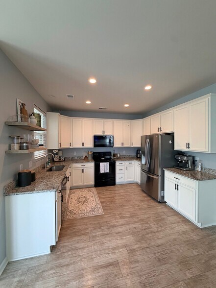 Building Photo - 1355 Hermitage Ln