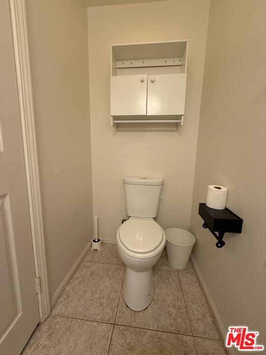 Building Photo - 719 E Ave Q10