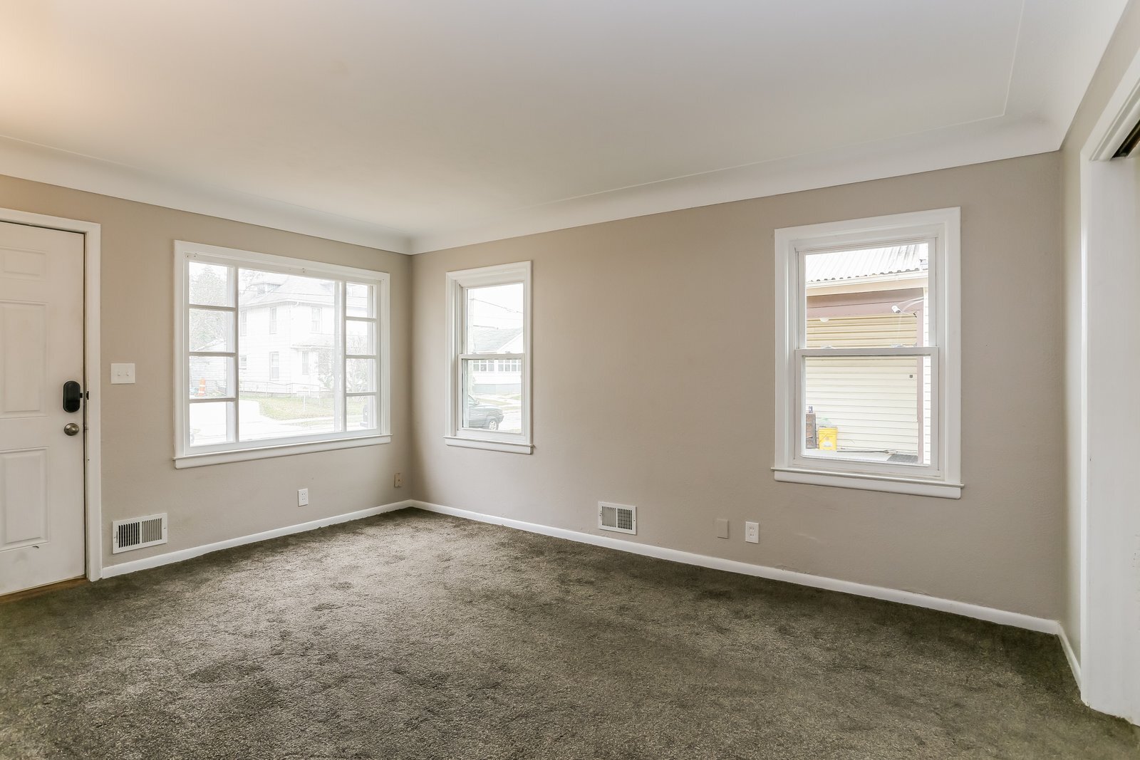 Building Photo - 1807 Giant St