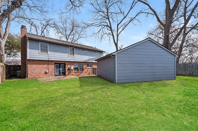 Building Photo - 1219 Briarmead Dr