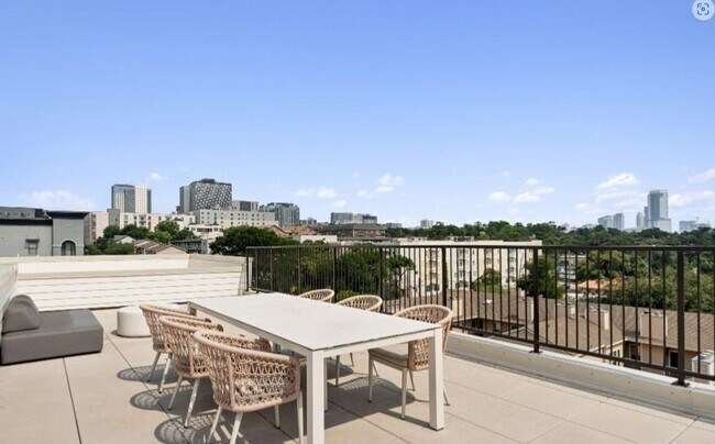 Building Photo - 2500 Longview St