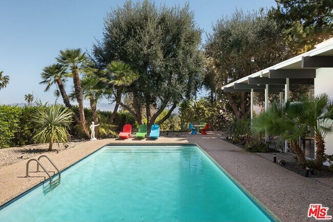 Building Photo - 4965 Calvin Ave