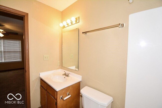 Building Photo - 10325 Liverpool Way