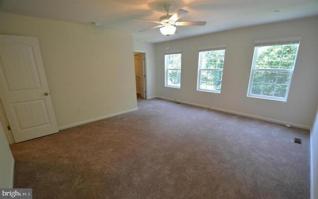 Building Photo - 5917 Sneed Dr