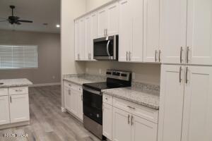 Building Photo - 1320 Lilly Ln