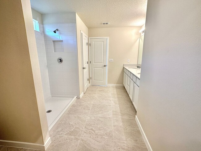 Building Photo - Beautiful Home for rent in Clermont