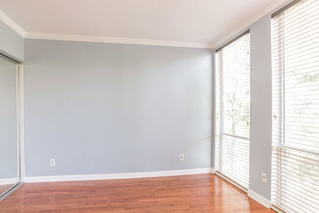 Building Photo - 287 14th St NW