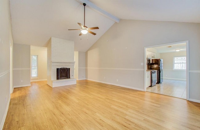 Building Photo - 29502 Raestone St