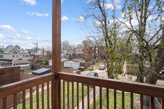 Building Photo - Junie B. Aiata