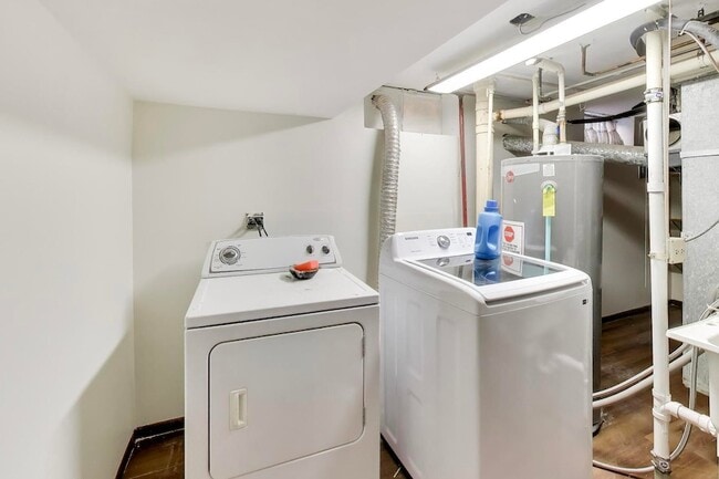 Building Photo - 4908 Carol St