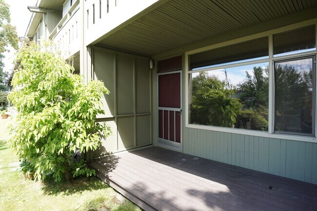 Building Photo - 100 Martin Luther King Jr Way