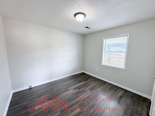 Building Photo - 3431 Rebeh Rd