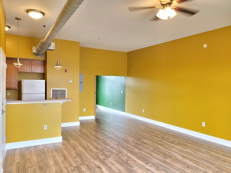 Building Photo - 502 Pryor St SW