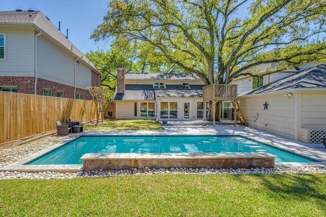 Building Photo - 12458 Woodthorpe Ln