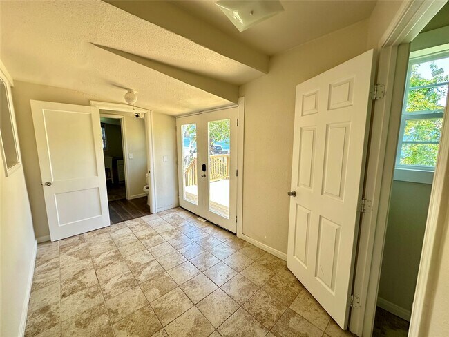 Building Photo - 5222 Avenue O