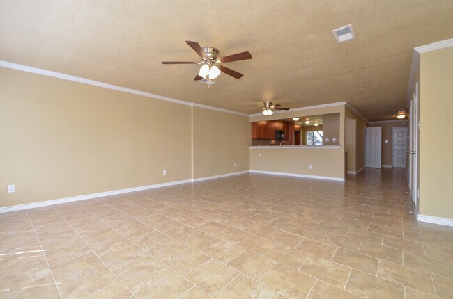 Building Photo - 3 BEDROOM TOWNHOME FOR LEASE IN LANGHAM CREEK