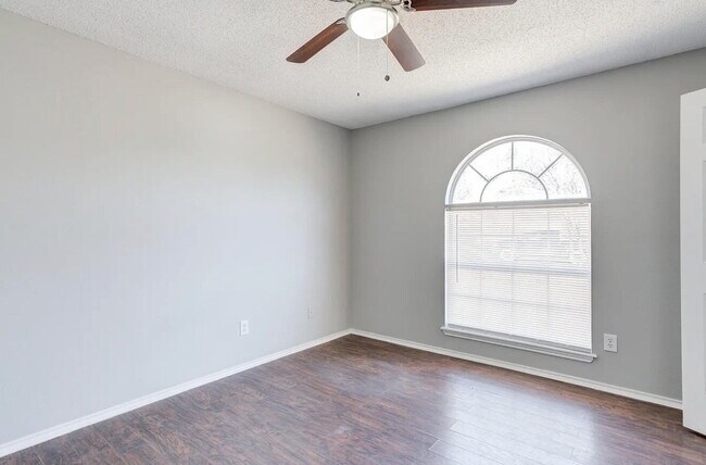 Building Photo - "Charming 3-Bed, 2-Bath Home in Lubbock - 1509 Sq Ft of Comfortable Living!"
